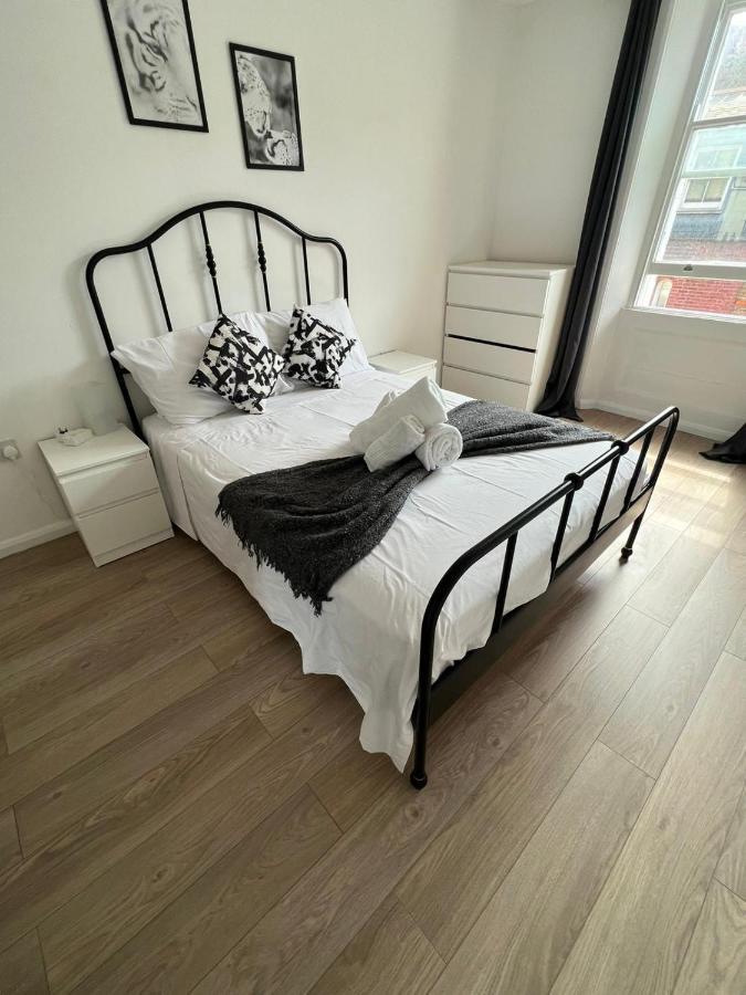 Fully Equipped 2 Bed Flat On Old Compton St! * Londres